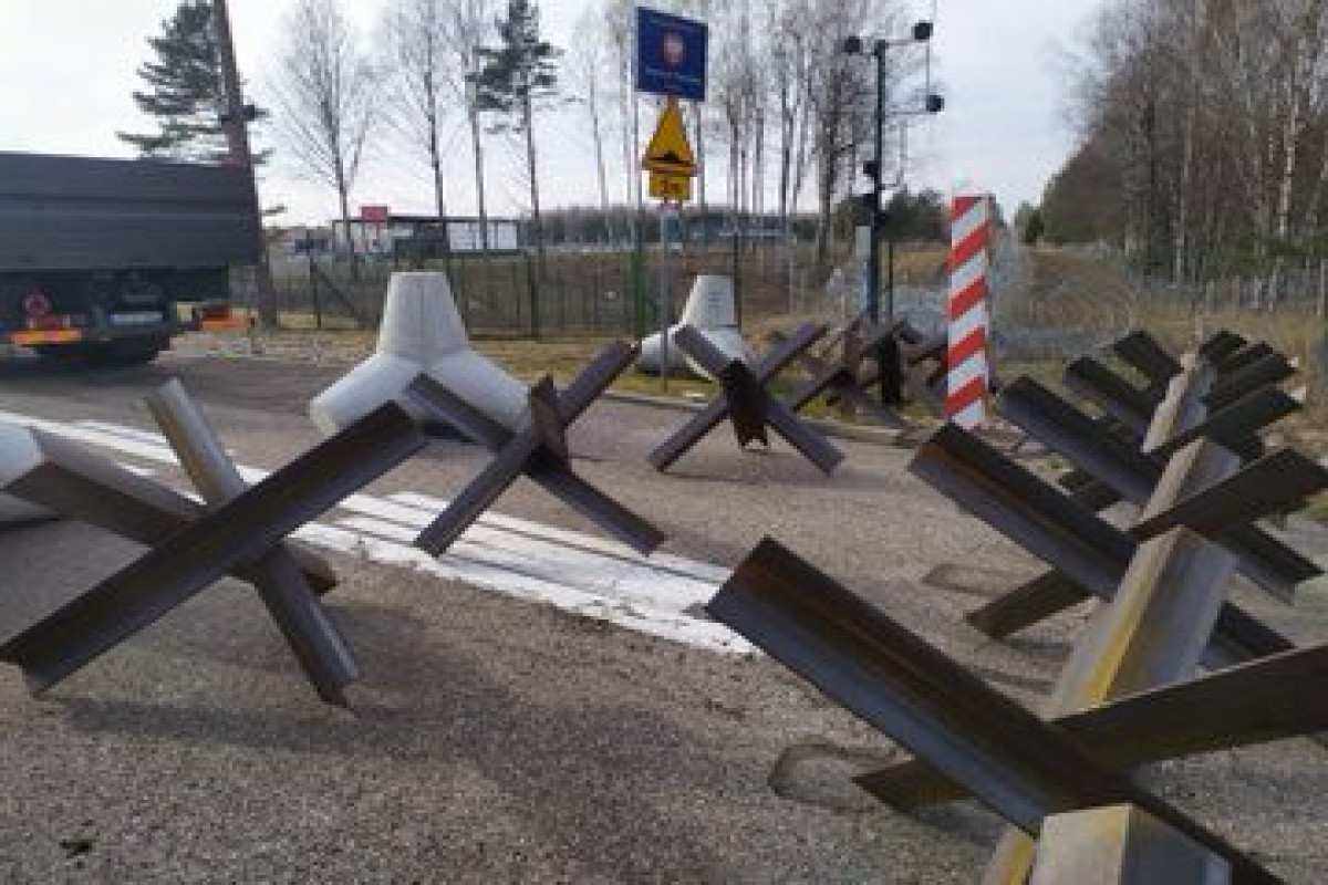 Польша возвела укрепления на границе с Россией и Беларусью-ФОТО 
