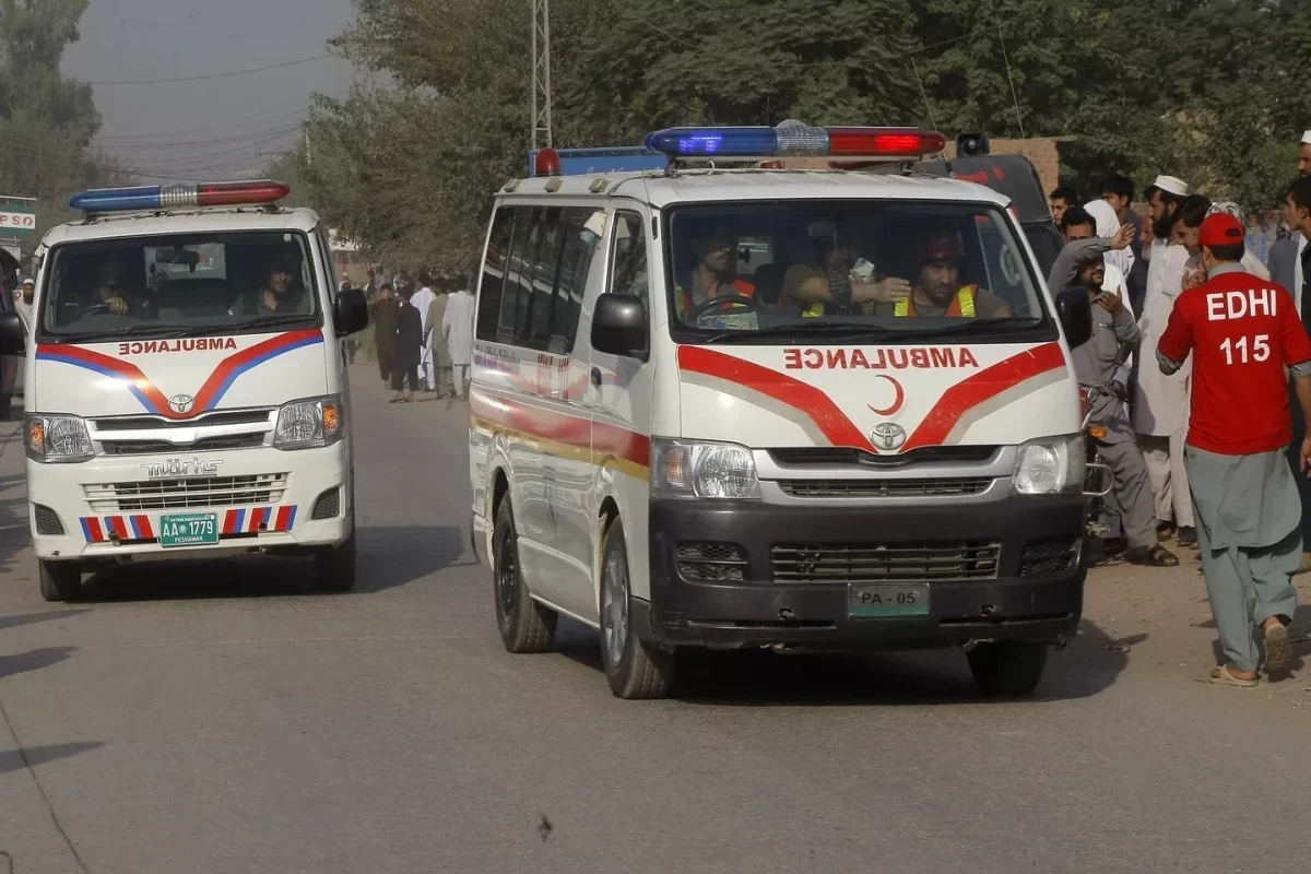 В ДТП в Пакистане погибли не менее 13 человек