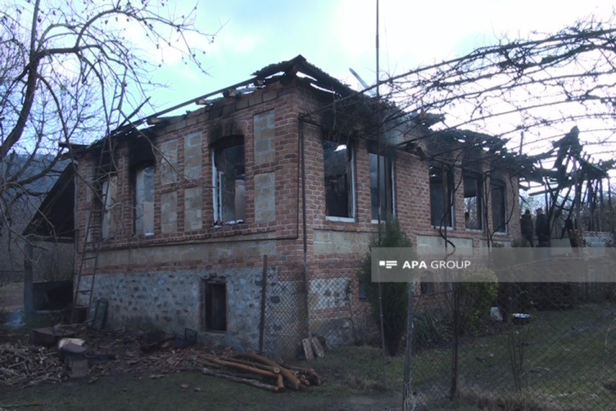Balakəndə ev yanıb - FOTO 