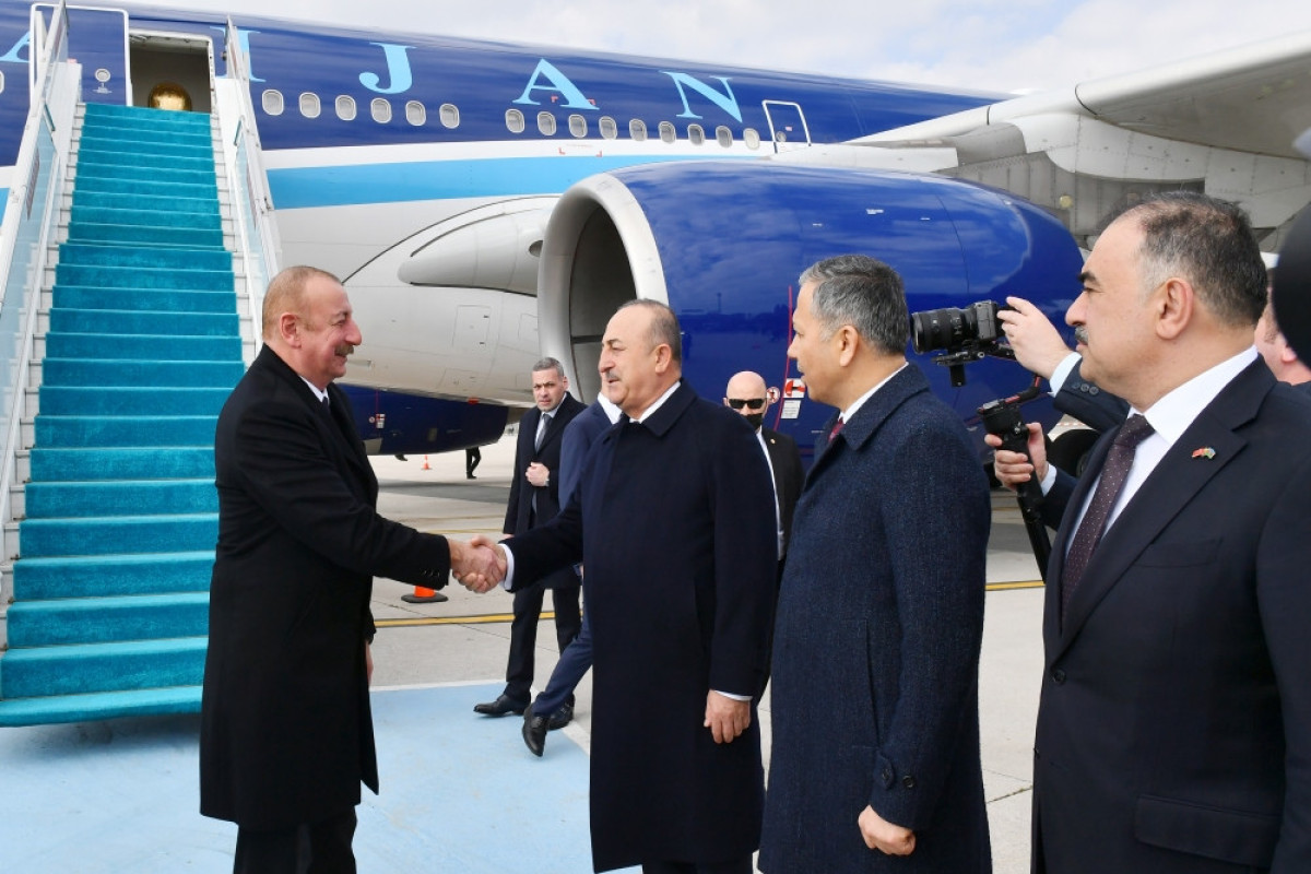 Prezident İlham Əliyev Türkiyəyə işgüzar səfərə gedib