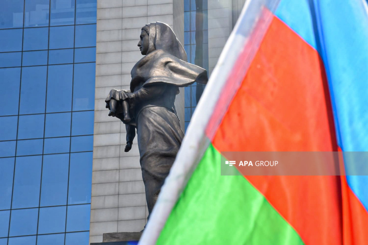 Azərbaycan xalqı Xocalı soyqırımı qurbanlarını yad edir - FOTOLENT 