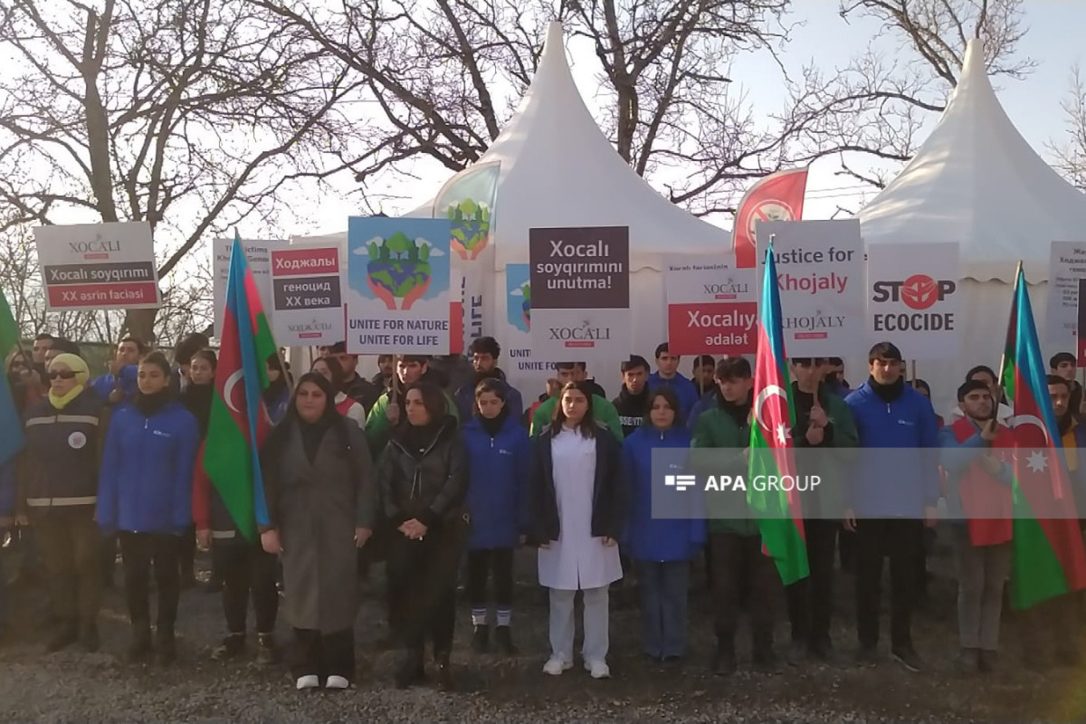 Laçın-Xankəndi yolundakı aksiya zamanı Xocalı şəhidləri bir dəqiqəlik sükutla yad edilib - VİDEO 