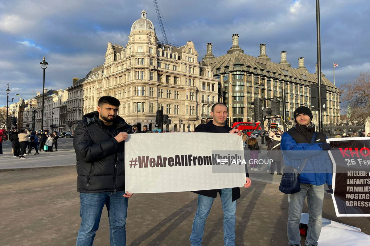 Перед парламентом Великобритании прошла акция, посвященная 31-й годовщине Ходжалинского геноцида-ФОТО 