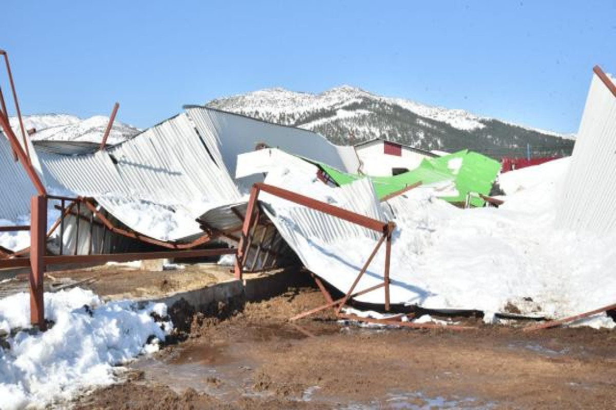 Kahramanmaraşda dam çöküb, ölən və yaralananlar var