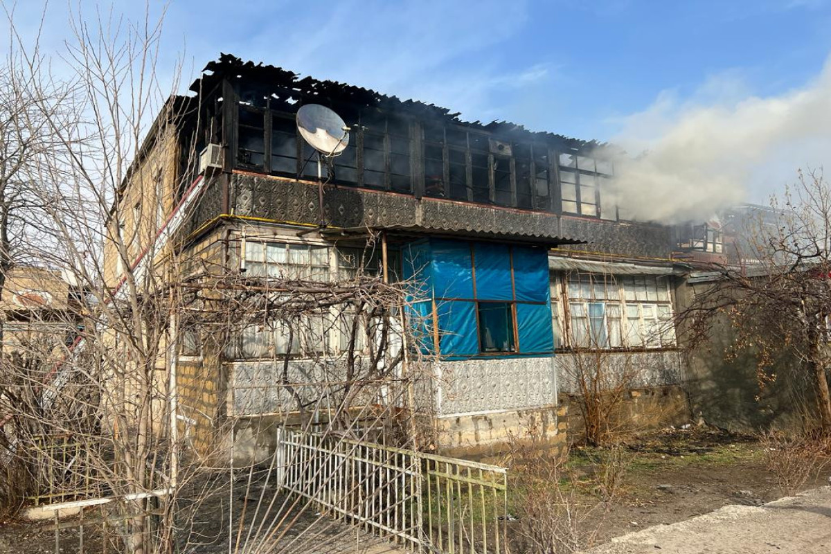 Şərurda ev yanıb - FOTO 