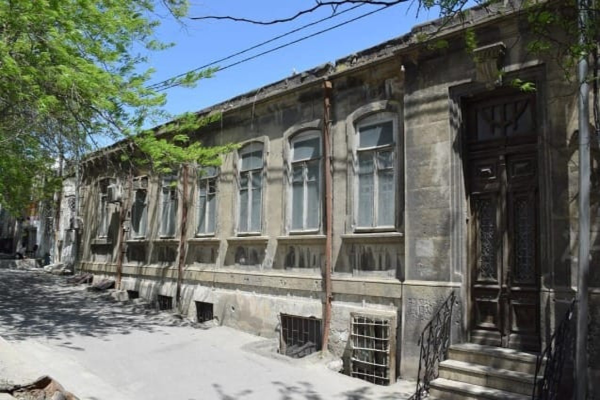 Dövlət Xidməti Bakıdakı ötən əsrə aid binanın qorunması istiqamətində tədbirlər görür