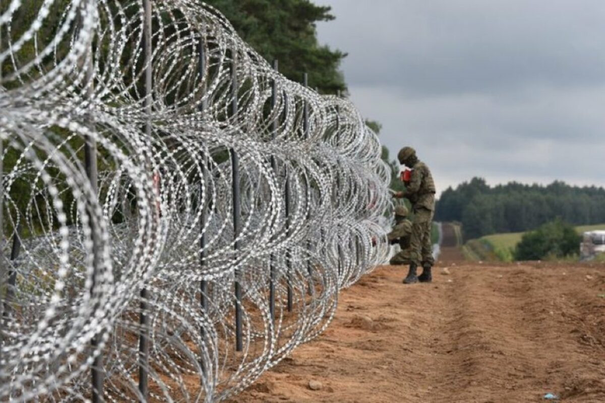 В Финляндии началось строительство ограждений на границе с РФ