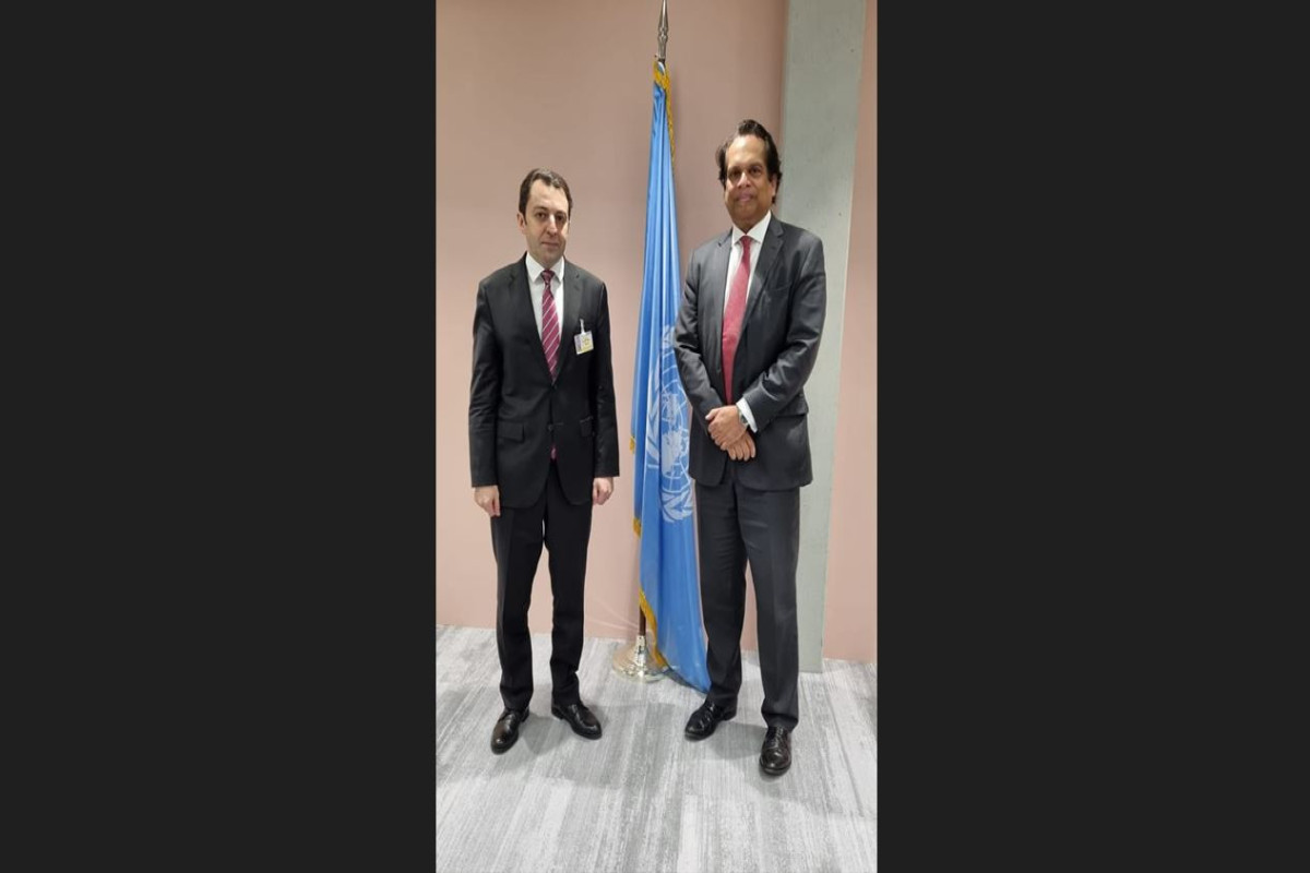 Заместитель главы МИД Эльнур Мамедов встретился с руководителем Координационного офиса ООН по гуманитарным вопросам