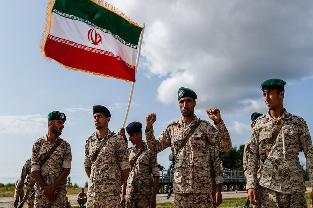 СМИ: Иранские военные отработали на учениях уничтожение воздушных целей из ЗРК