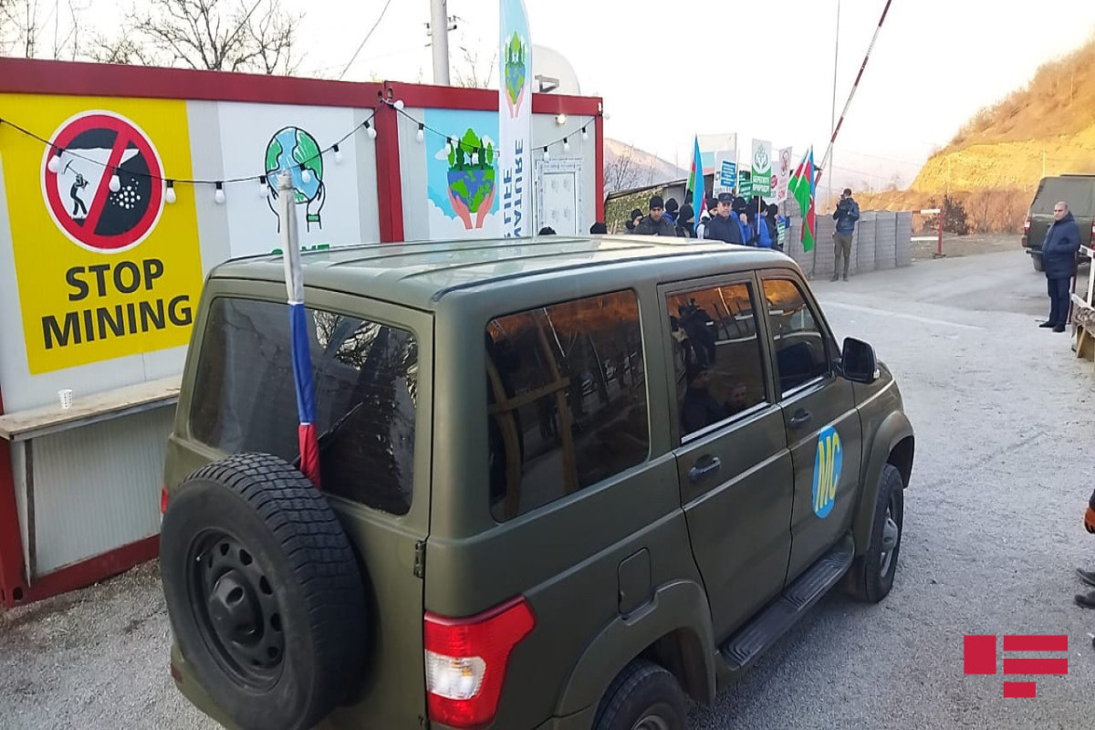 Two passenger vehicles of Russian peacekeepers unimpededly passed through the Lachin-Khankendi road -PHOTO -VIDEO -UPDATED-3 