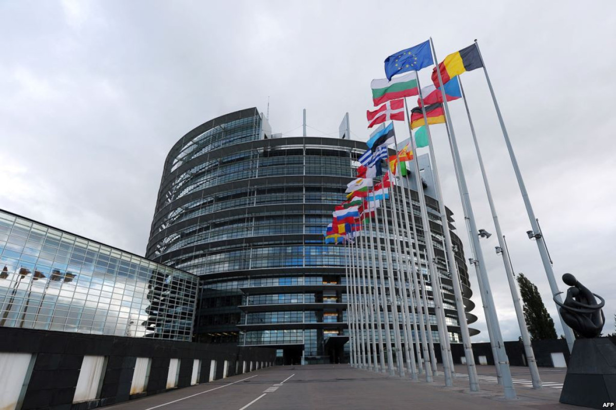 Двух депутатов Европарламента могут лишить неприкосновенности