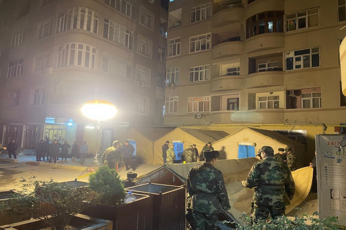 На месте взрыва в Баку установлены палатки-ФОТО -ВИДЕО 