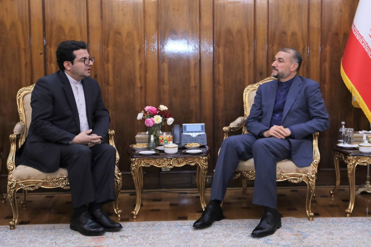 Министр иностранных дел Ирана дал указания послу для развития отношений с Азербайджаном