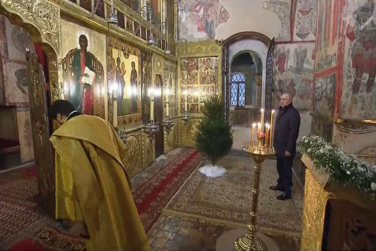 Putin Milad bayramını Kremldəki kilsədə qeyd edib