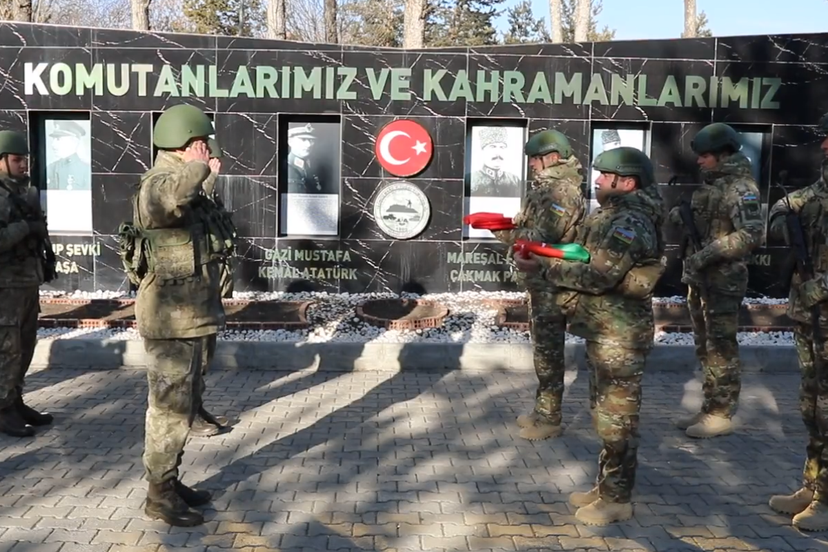 Азербайджанские и турецкие военнослужащие проводят совместные учения-ВИДЕО 
