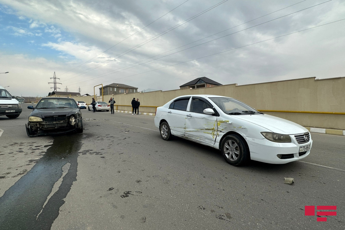 В Нахчыване столкнулись два автомобиля, есть пострадавший-ФОТО 