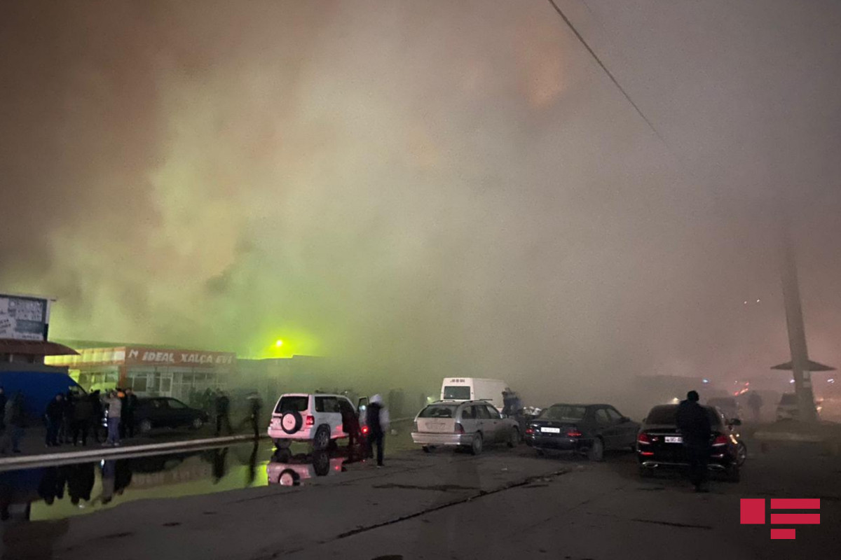 В ТЦ «Садарак» начался пожар