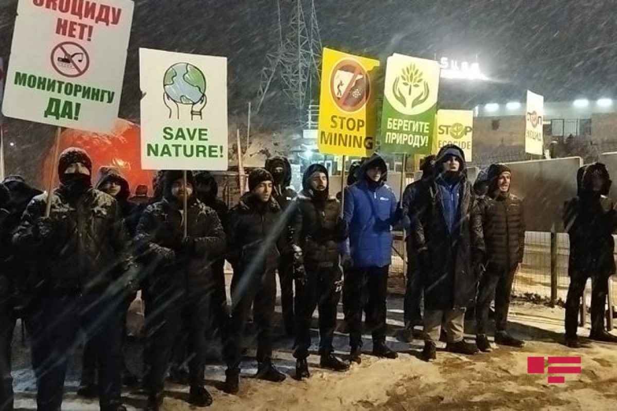 Несмотря на снежную погоду акция протеста на дороге Лачин-Ханкенди продолжается уже 29-ый день-ВИДЕО 