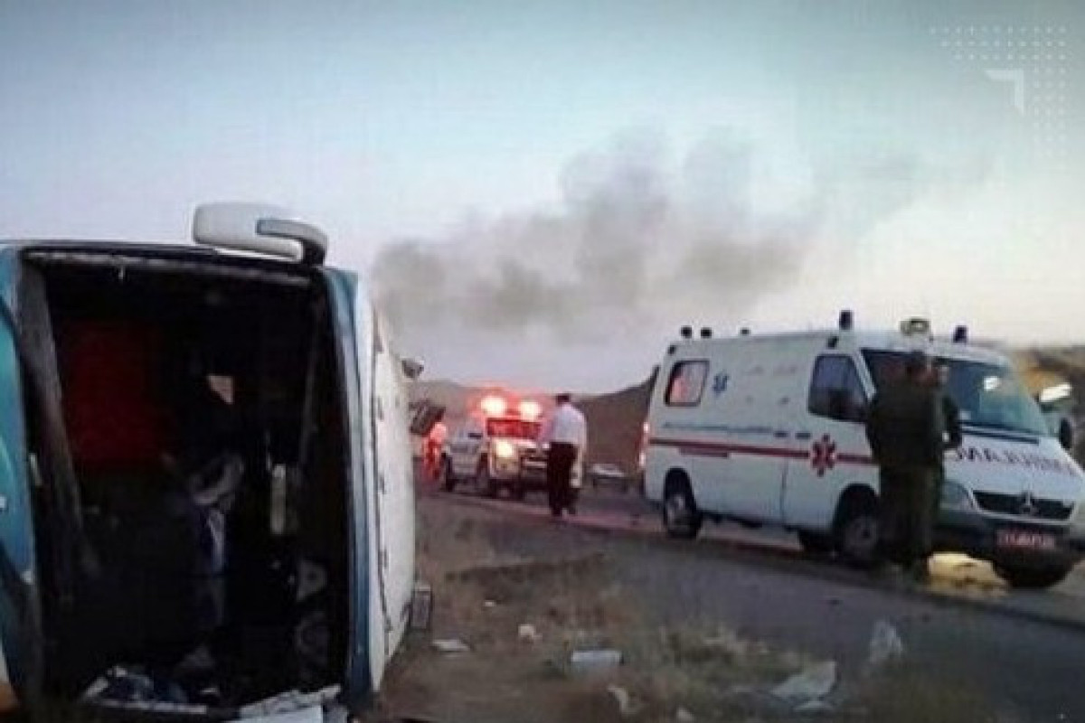 İranda avtobus aşıb, 3 nəfər ölüb, 10 nəfər xəsarət alıb