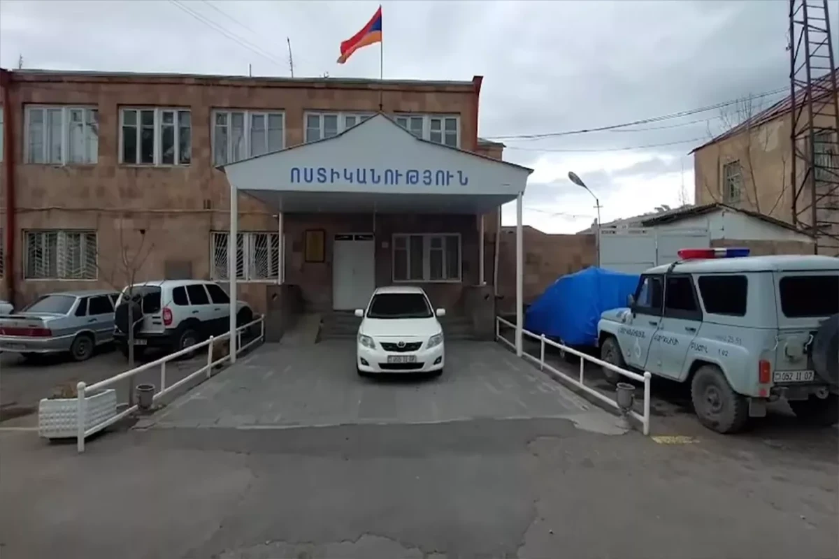 Ermənistanda polis bölməsinə qumbara atılıb