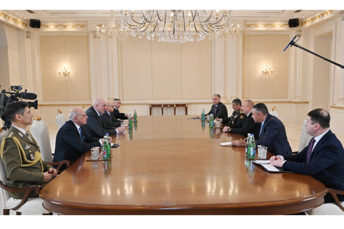 Президент Ильхам Алиев принял министра обороны Италии-ОБНОВЛЕНО 