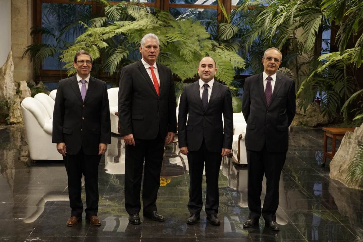 Azerbaijani ambassador presented his credentials to the President of Cuba