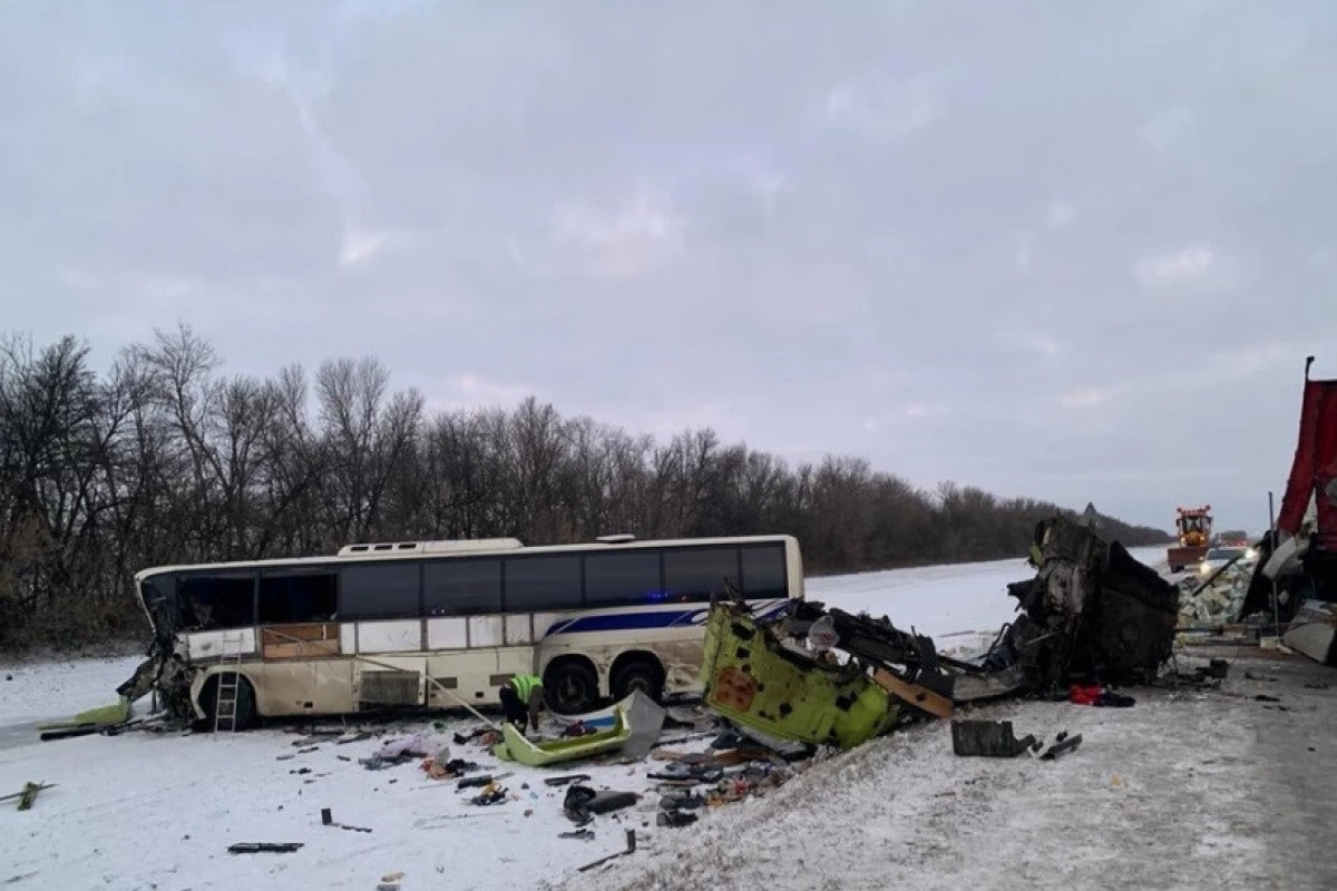 Rusiyada avtobus yük maşını ilə toqquşub, 9 nəfər xəsarət alıb
