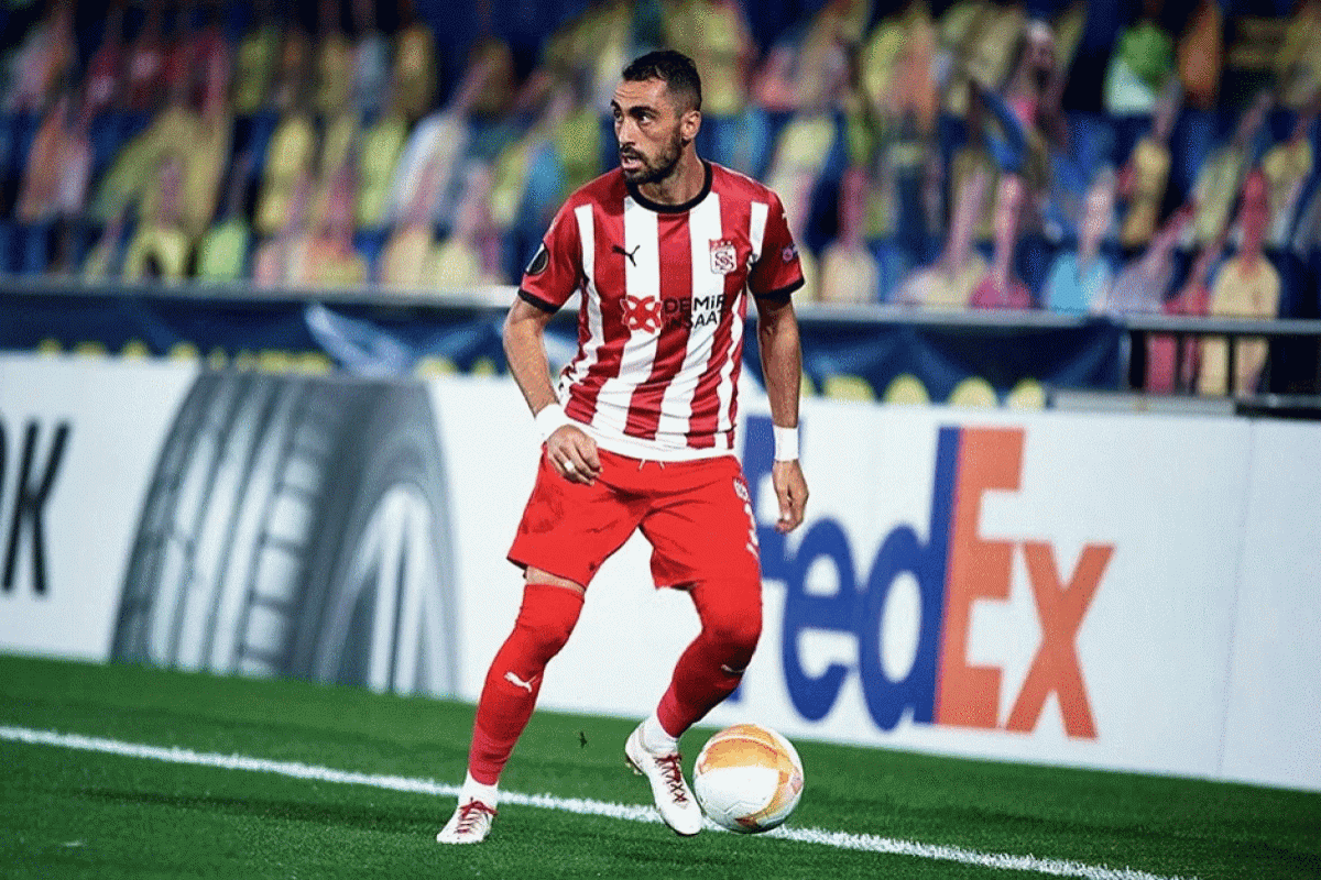 “Qalatasaray” “Sivasspor”un futbolçusunu transfer edib
