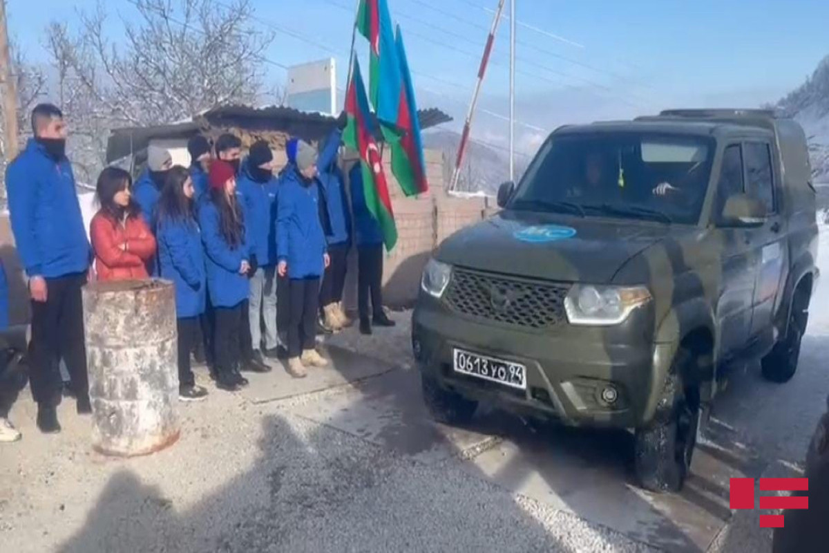 Xarici jurnalistlər Laçın-Xankəndi yolundan RSK-nın maşın karvanının keçməsini izləyib - VİDEO  - YENİLƏNİB 