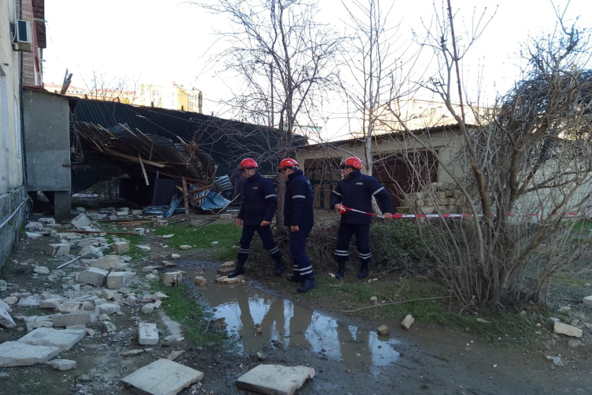Xaçmazda külək yaşayış binasının damını uçurub - VİDEO  - YENİLƏNİB-1 