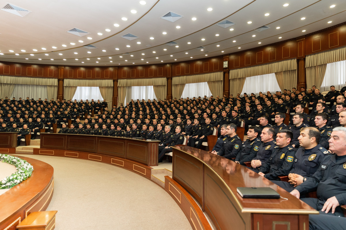 Вилаят Эйвазов потребовал от полицейских вежливого обращения с гражданами