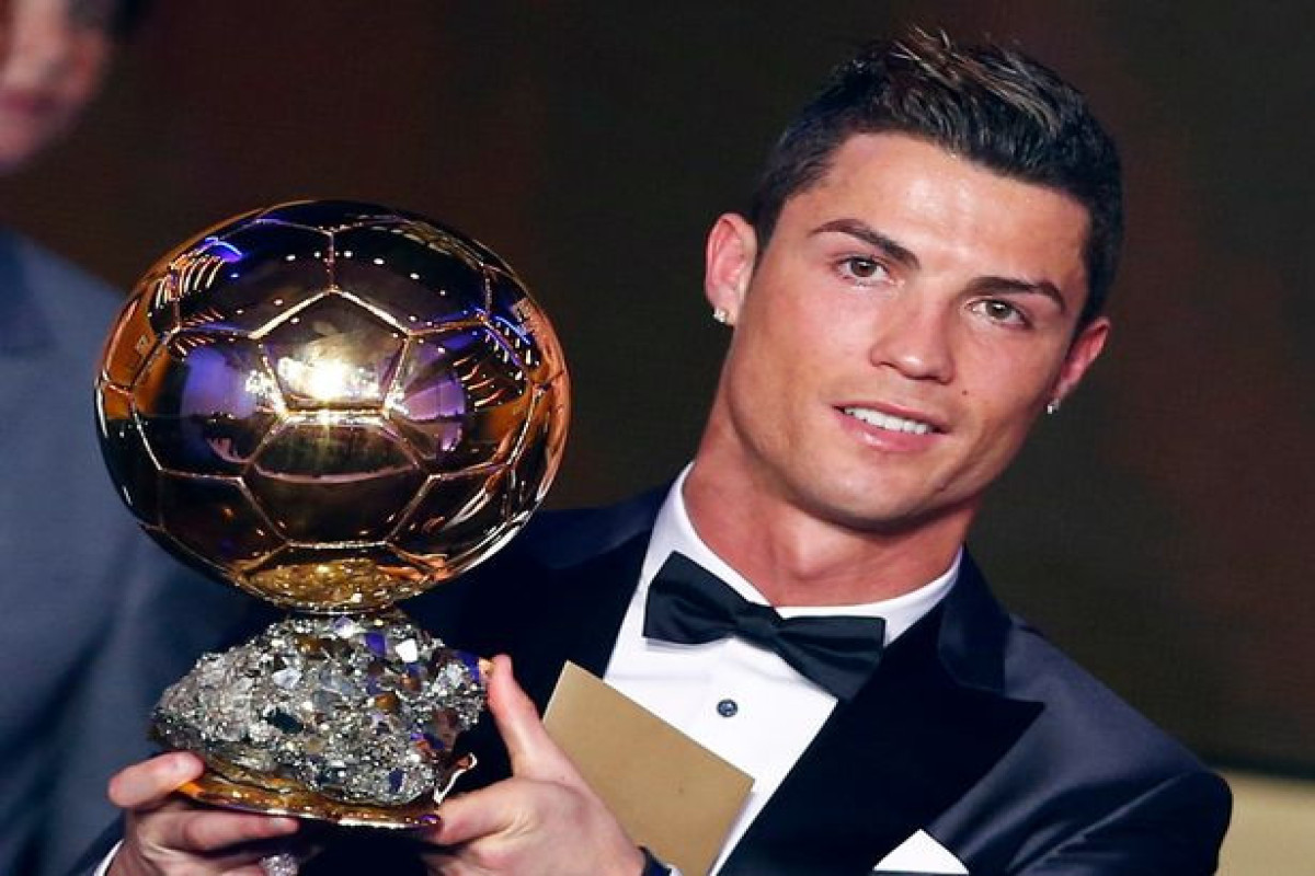 Kriştiano Ronaldo “Qızıl top”larından birini 600 min avroya satıb