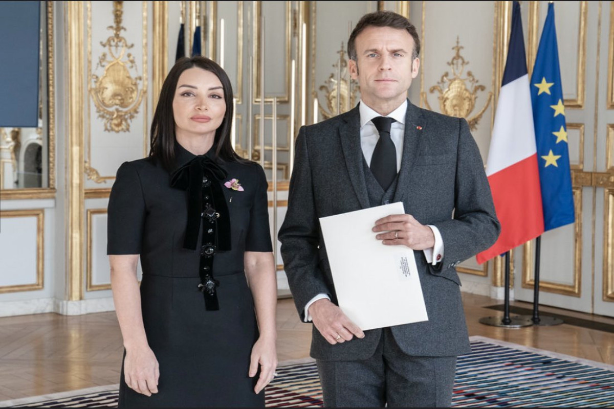 Azerbaijani ambassador to France Leyla Abdullayeva and French President Emmanuel Macron