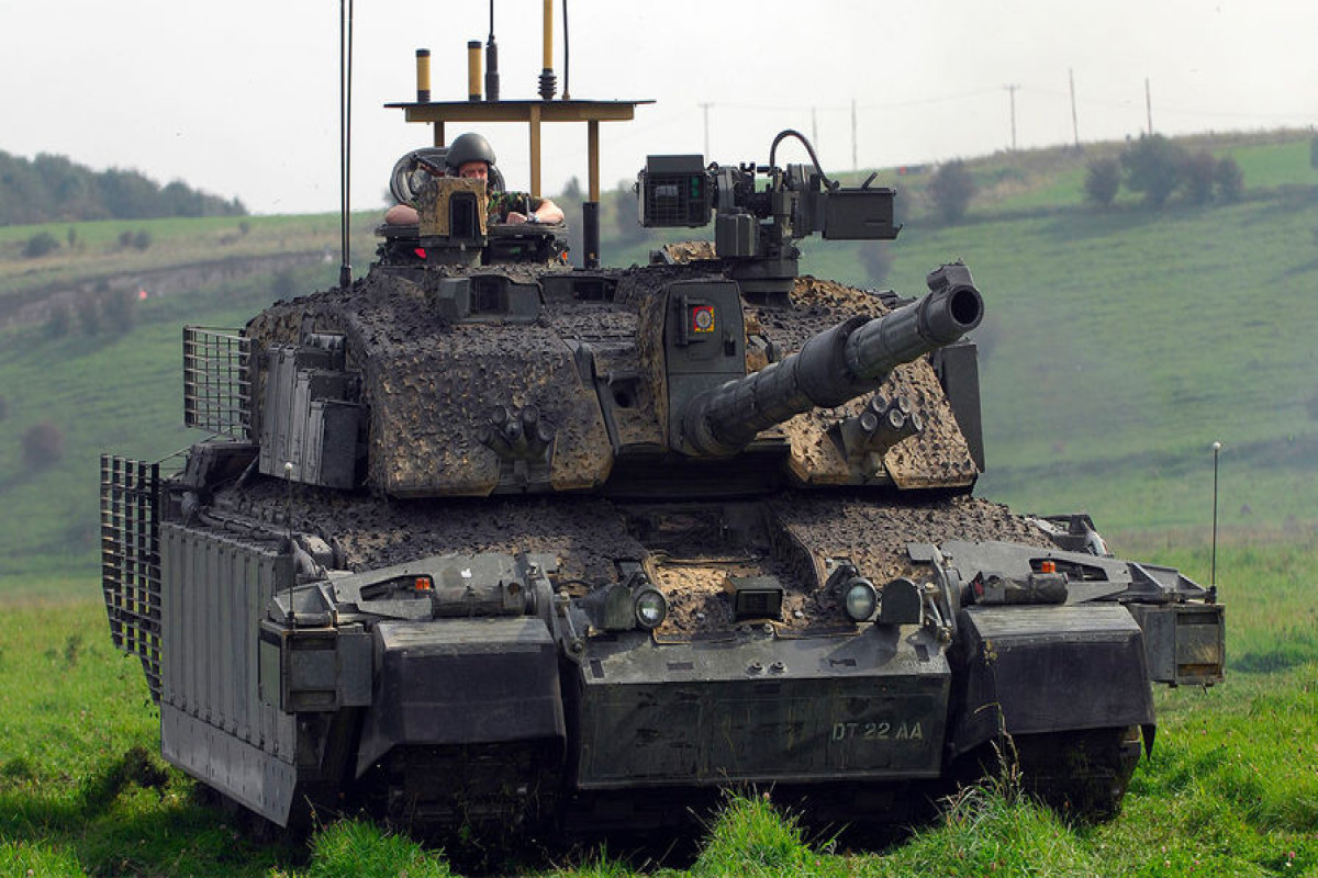 Власти Британии официально заявили о поставке Украине 14 танков Challenger 2