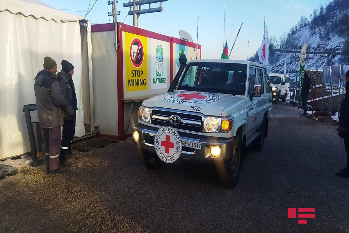 Five more ICRC vehicles unimpededly passed  through  peaceful protest area on the Lachin-Khankandi road-PHOTO -VIDEO 