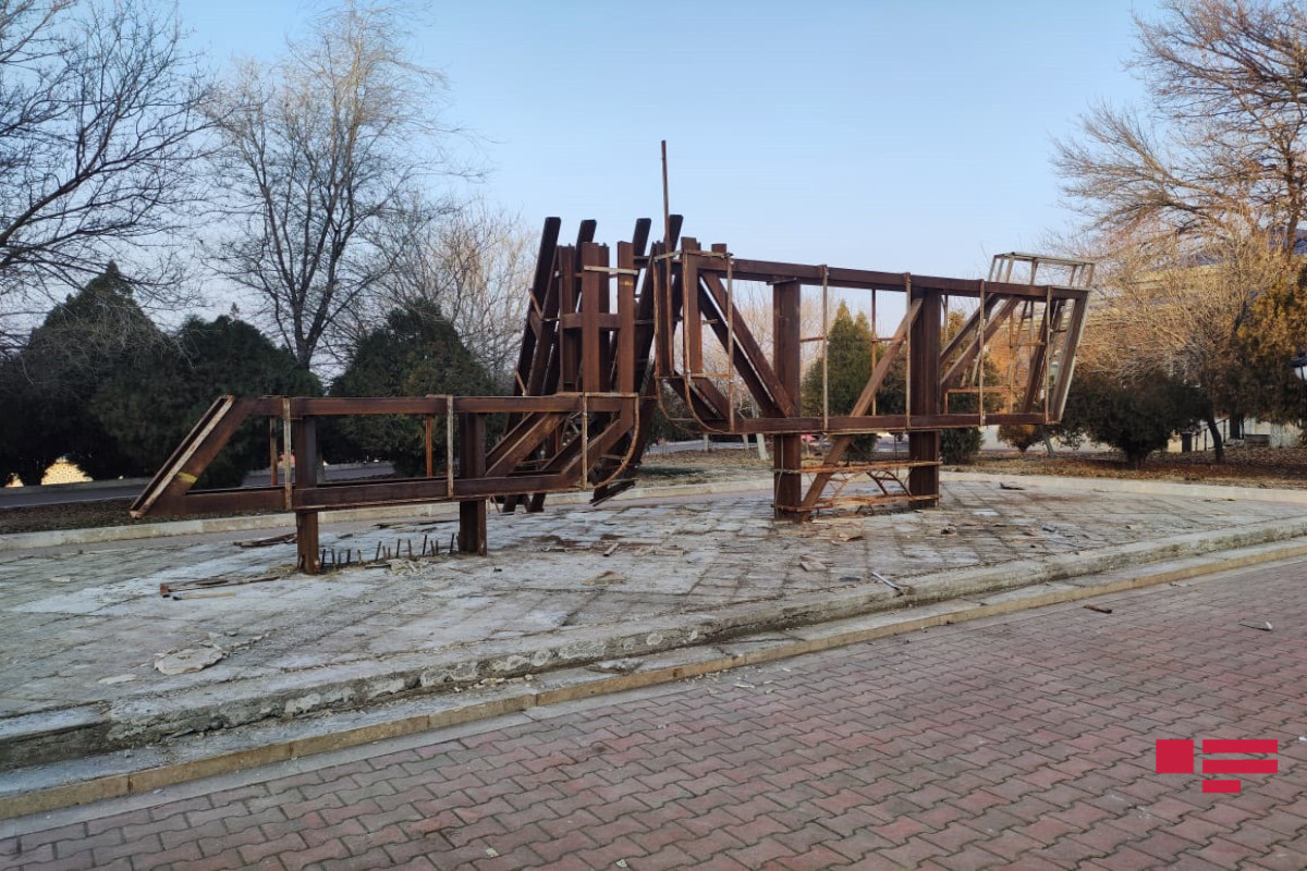 Naxçıvan şəhərində kommunistlər üçün inşa edilən abidə sökülüb - FOTO 