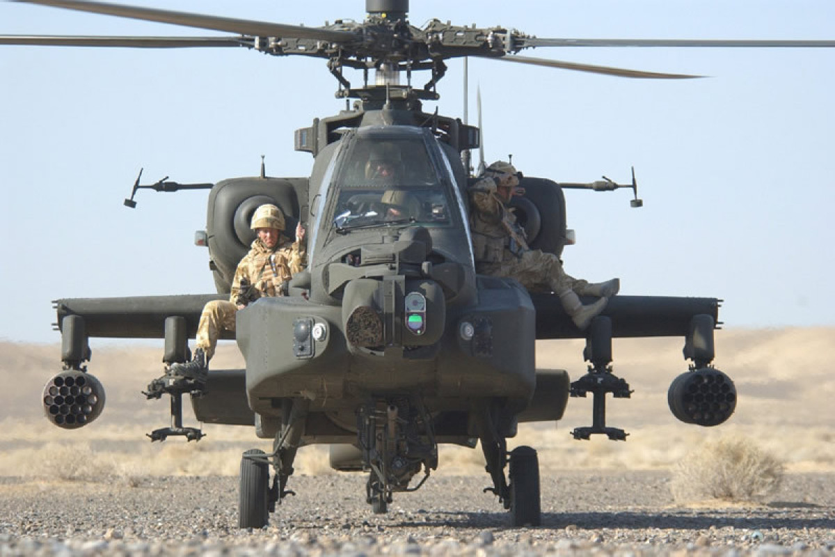 Böyük Britaniya Ukraynaya dörd AH-64 Apache hücum helikopteri göndərəcək