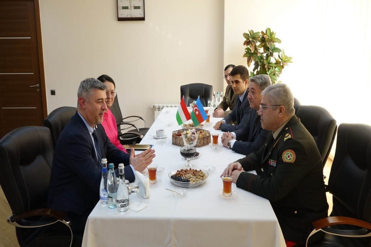 Посол Венгрии посетил Академию МЧС