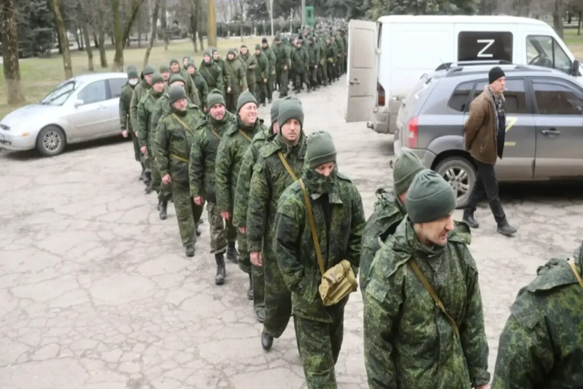 Kreml Rusiya ordusunun sayının artırılması səbəbini açıqlayıb