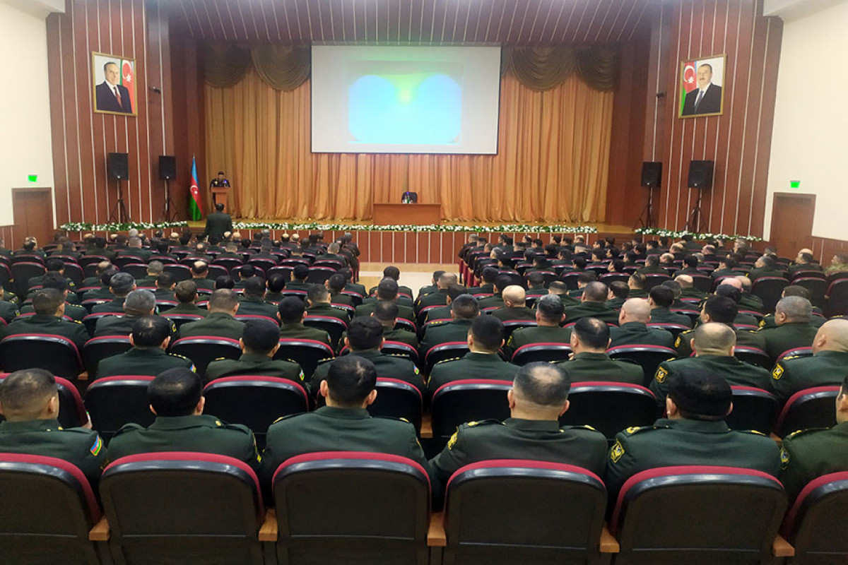 Проводятся учебно-методические сборы с сотрудниками кадровых органов Азербайджанской Армии