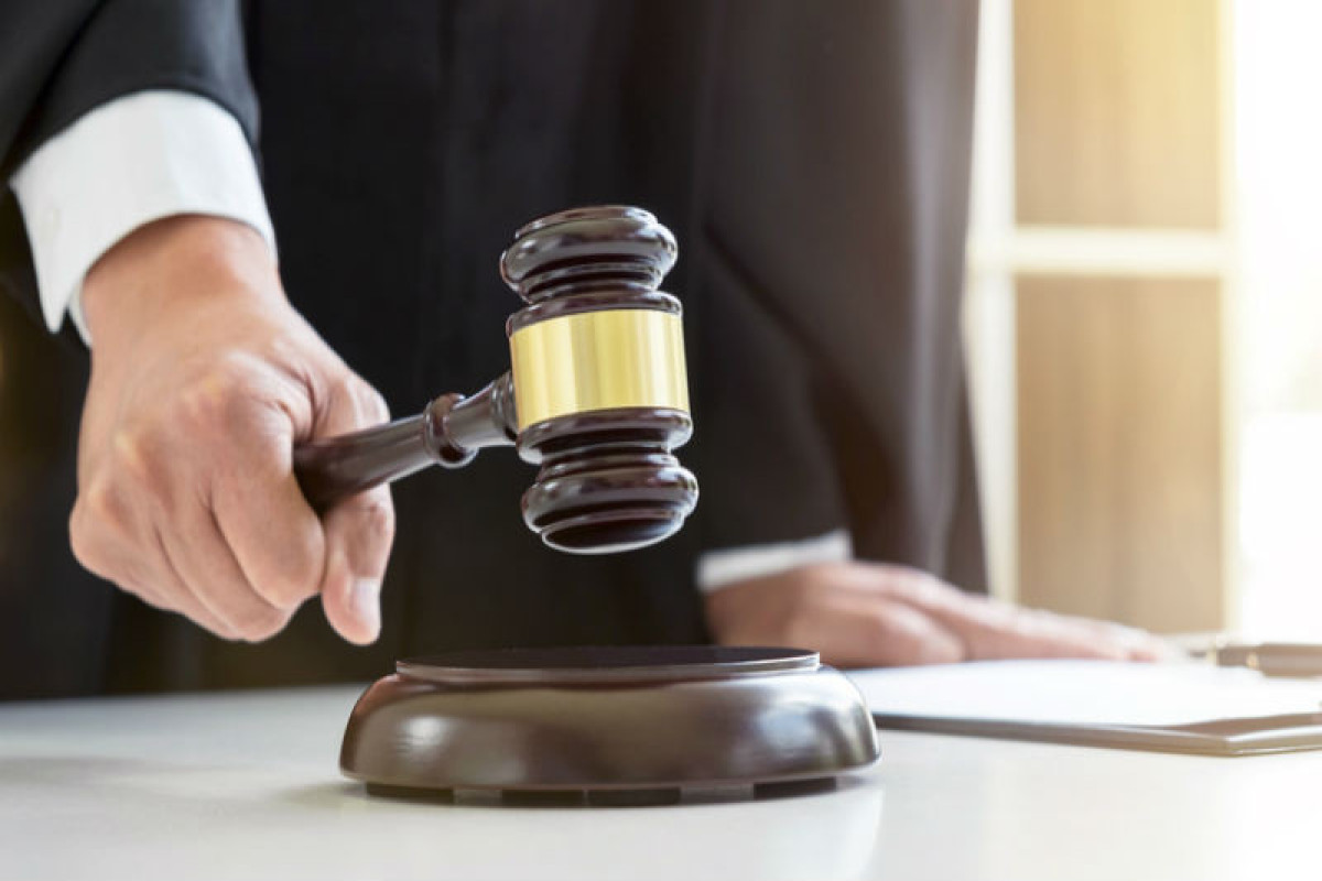 Külli miqdarda narkotiklə tutulan auditora bəraət verilib