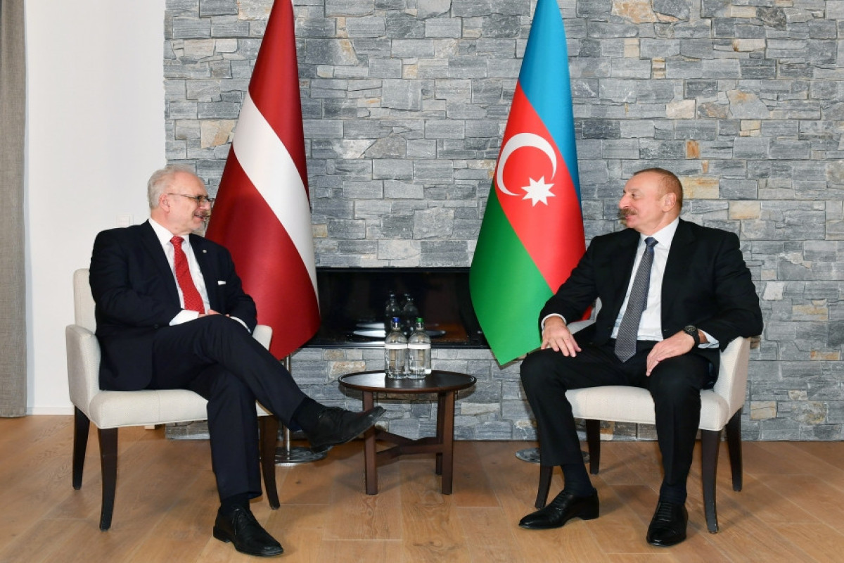 Prezident İlham Əliyevin Davosda Latviya Prezidenti ilə görüşü olub - YENİLƏNİB 