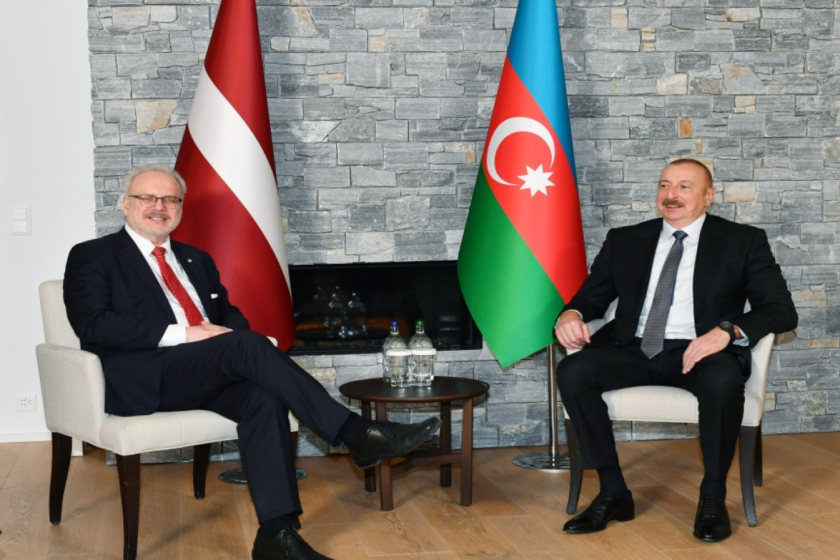 President Ilham Aliyev met with President of Latvia in Davos