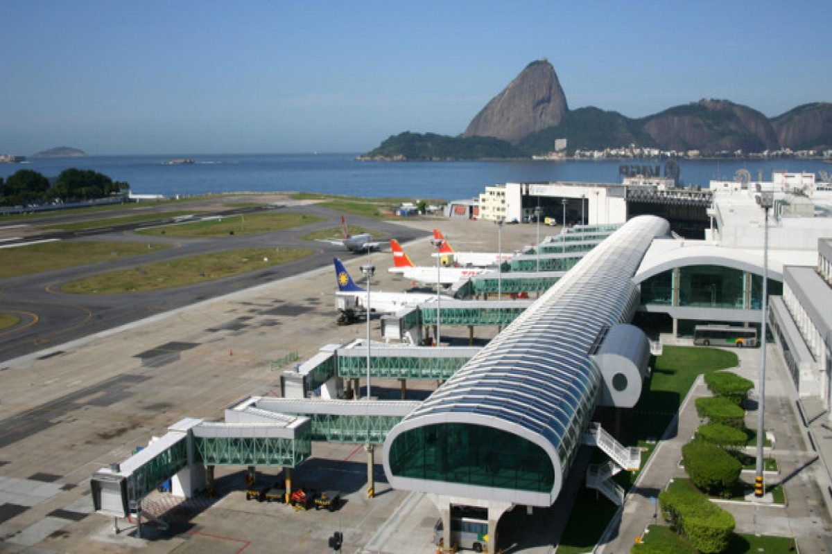 В грузовом терминале аэропорта Рио-де-Жанейро произошел крупный пожар