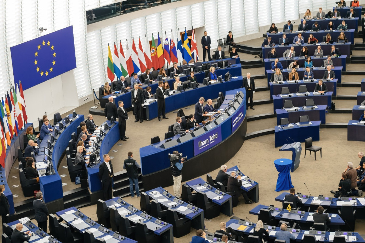 Европарламент проголосовал за включение КСИР в список террористических организацийий