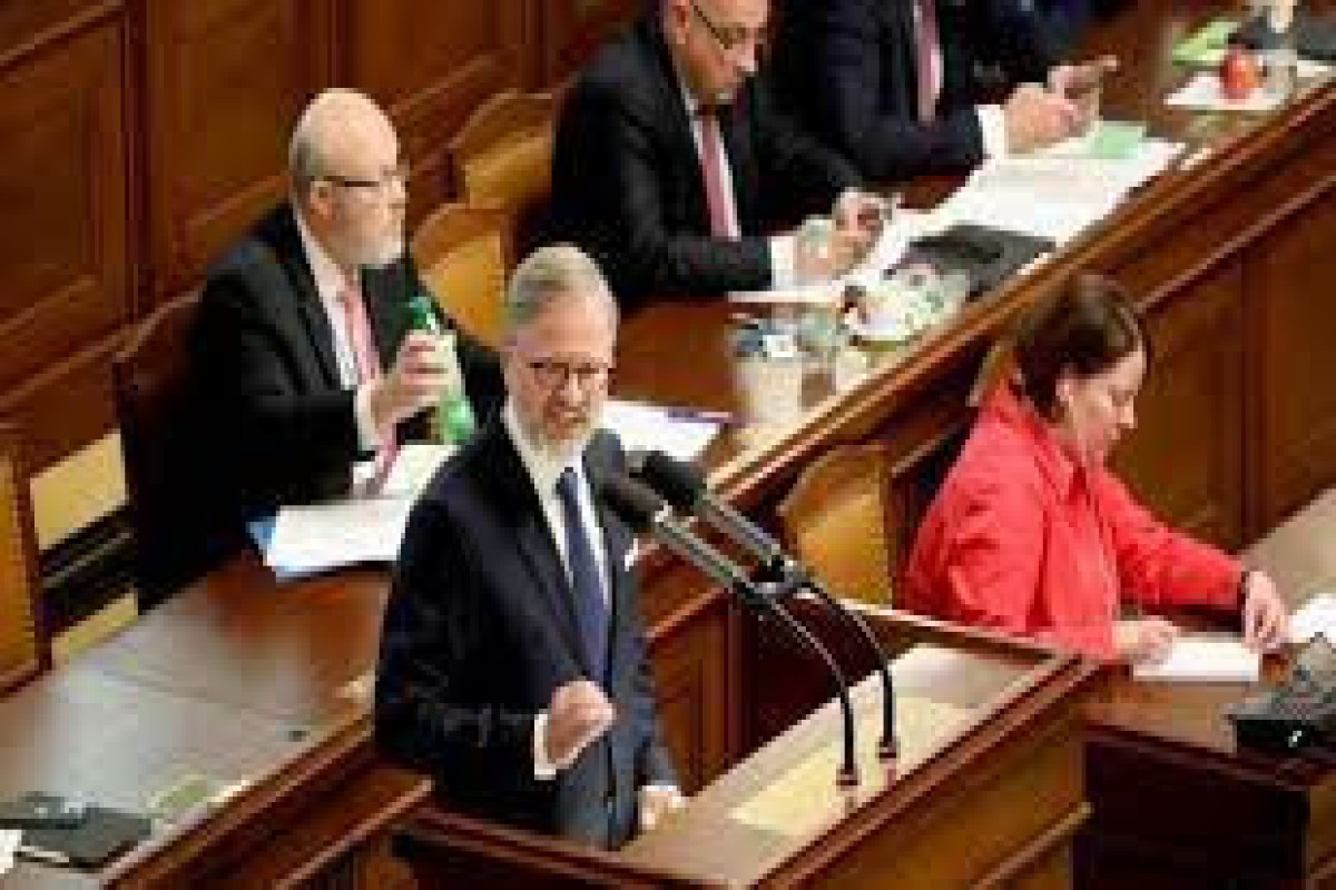 Попытка парламентской оппозиции отправить кабмин Чехии в отставку провалилась