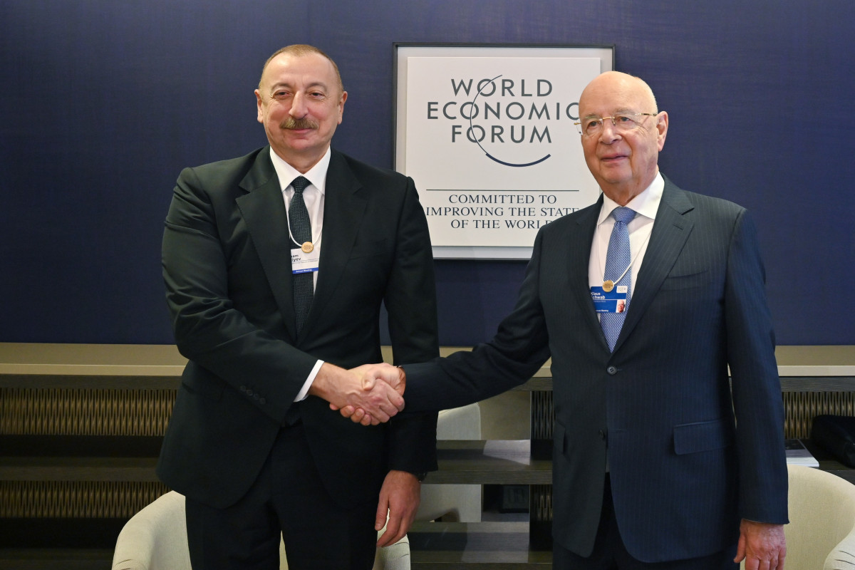 Prezident İlham Əliyevin Davosda Dünya İqtisadi Forumunun sədri Klaus Şvab ilə görüşü olub - YENİLƏNİB 