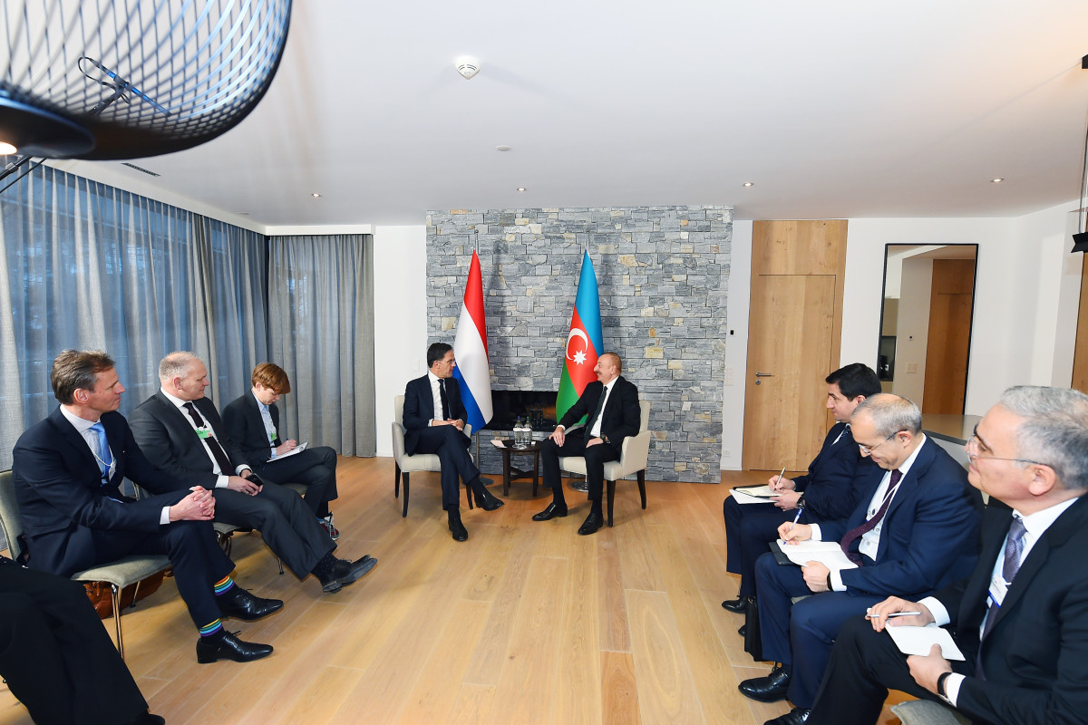 Prezident İlham Əliyev Davosda Niderland Krallığının Baş naziri ilə görüşüb - YENİLƏNİB 
