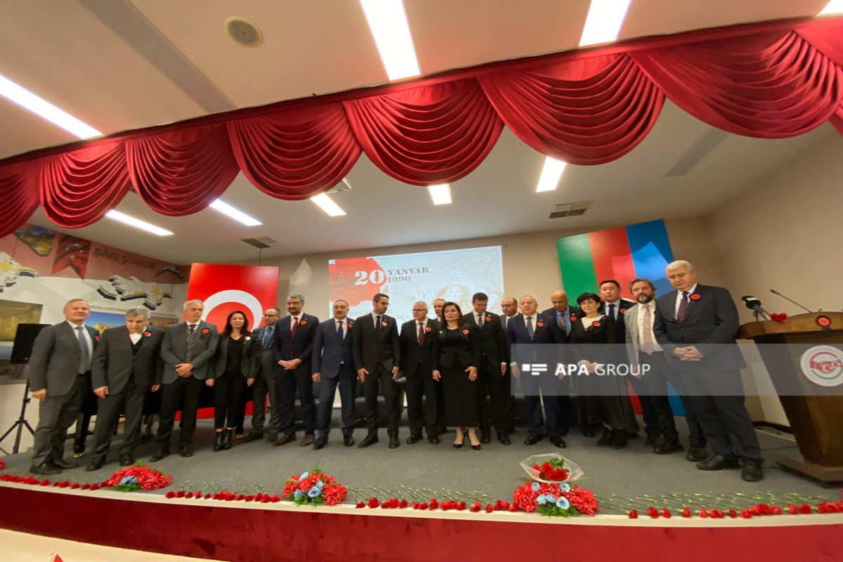 Səfir: Azərbaycan xalqının qanı bahasına millətlərin zindanı olan SSRİ çökdü