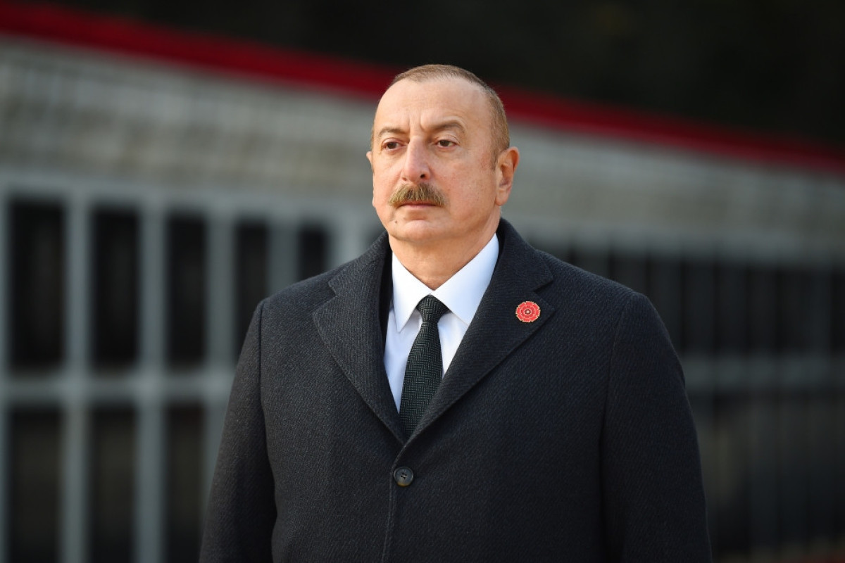 Президент Ильхам Алиев  посетил Шехидляр хиябаны в связи с 33-й годовщиной трагедии 20 Января-ВИДЕО 